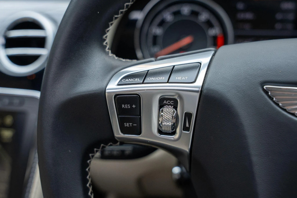 Bentley Flying Spur V8 Saloon Grey #33