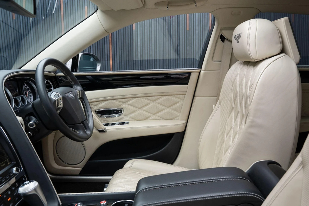 Bentley Flying Spur V8 Saloon Grey #51