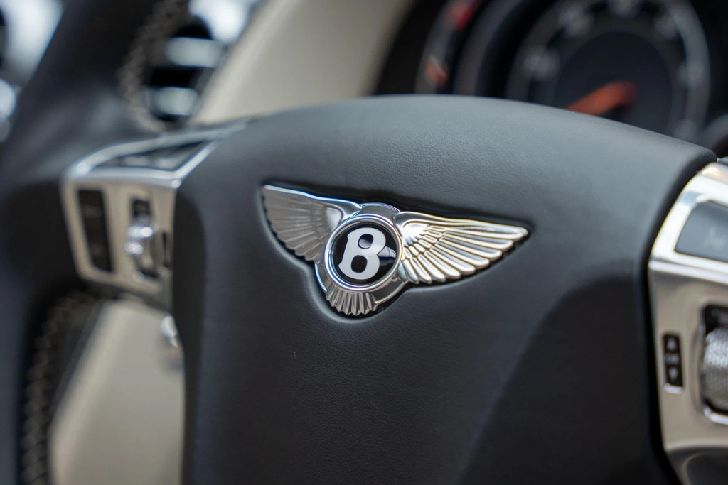 Bentley Flying Spur V8 Saloon Grey #35