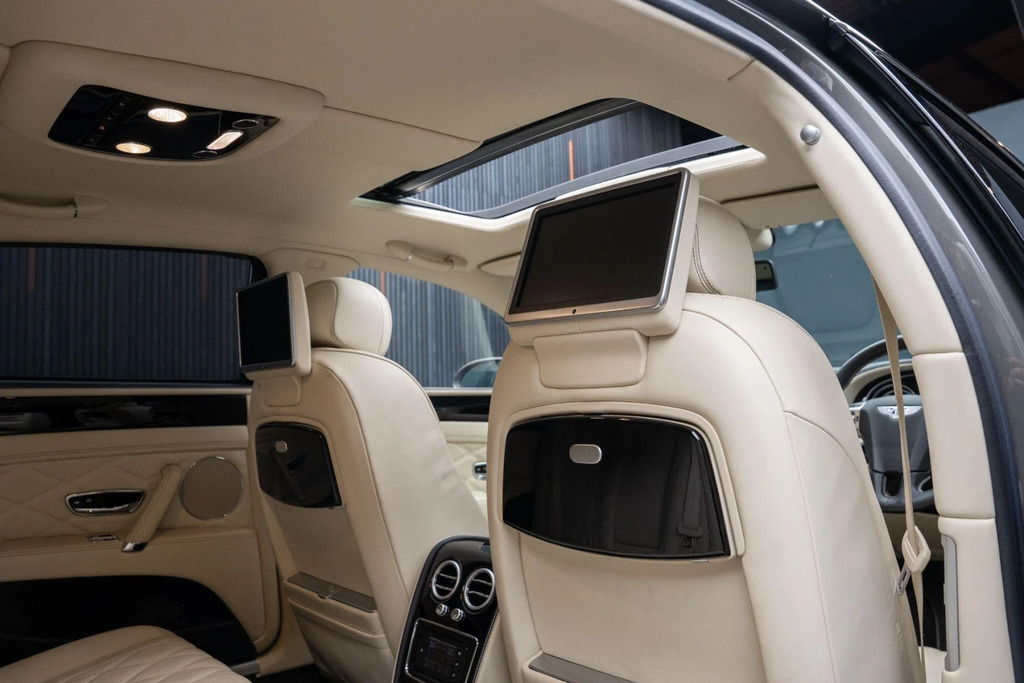 Bentley Flying Spur V8 Saloon Grey #39