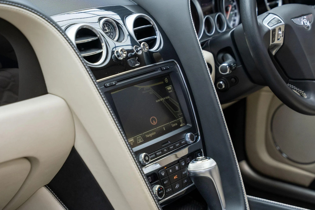 Bentley Flying Spur V8 Saloon Grey #52