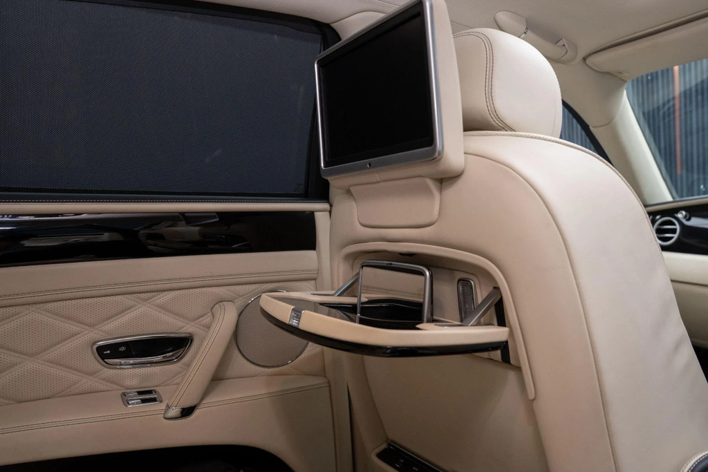 Bentley Flying Spur V8 Saloon Grey #10