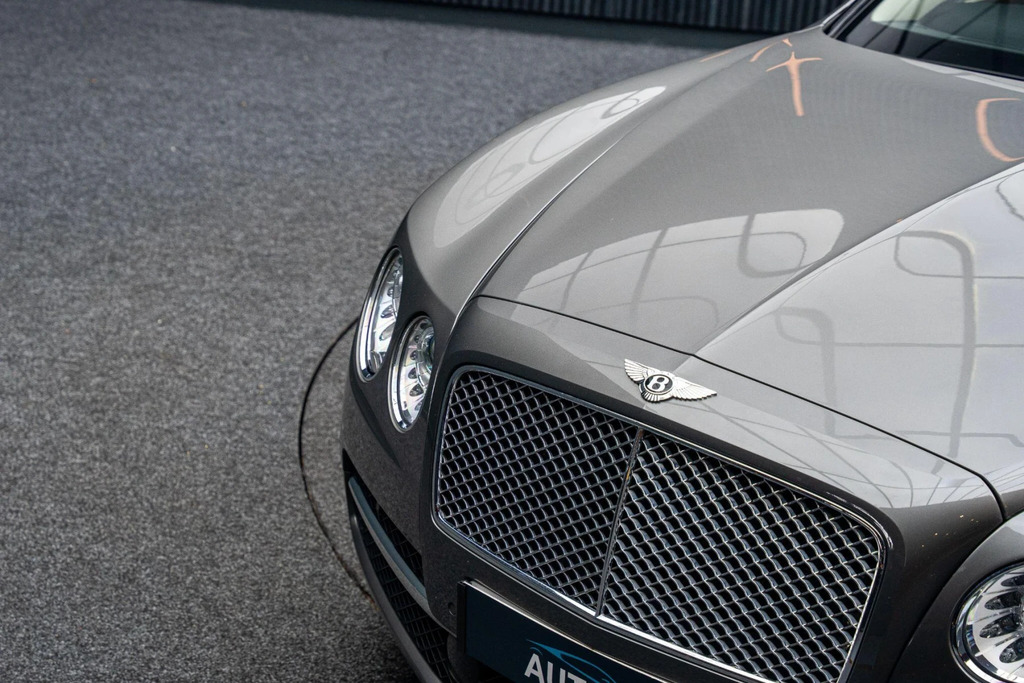 Bentley Flying Spur V8 Saloon Grey #28