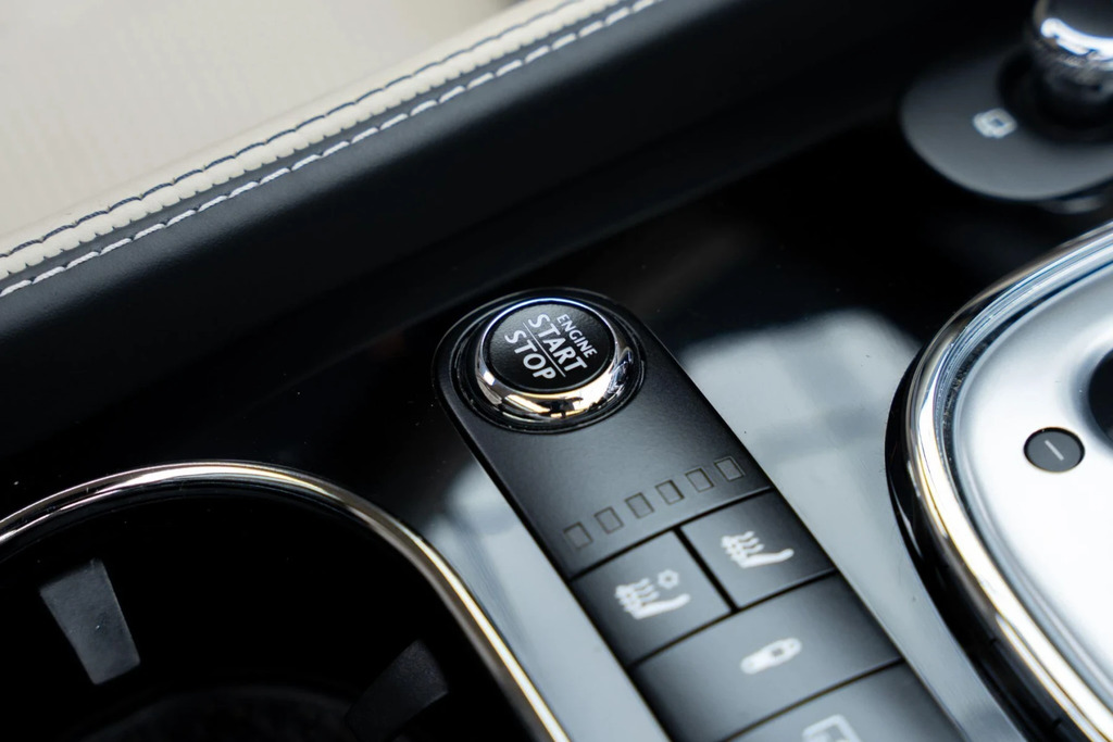 Bentley Flying Spur V8 Saloon Grey #21