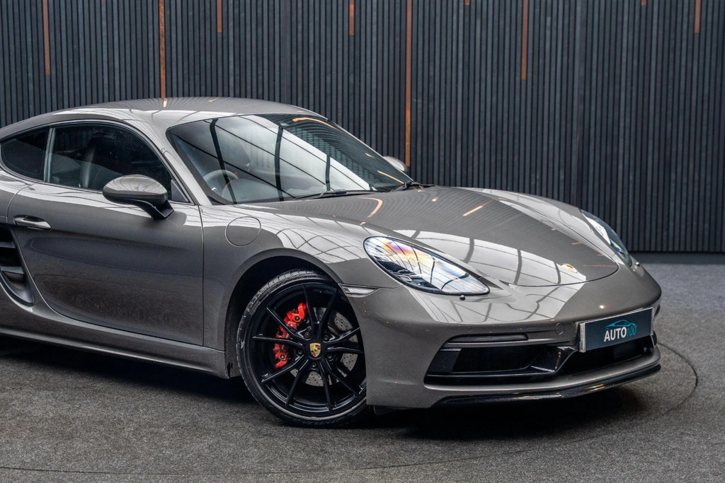 Porsche 718 Cayman Cayman S-a Green #8