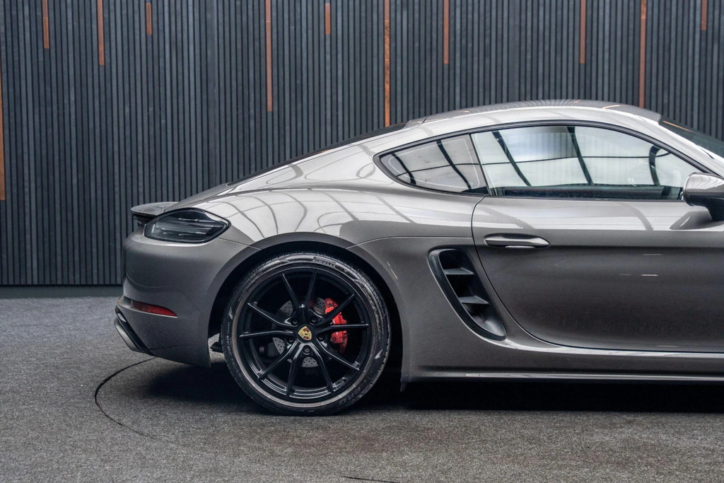 Porsche 718 Cayman Cayman S-a Green #18