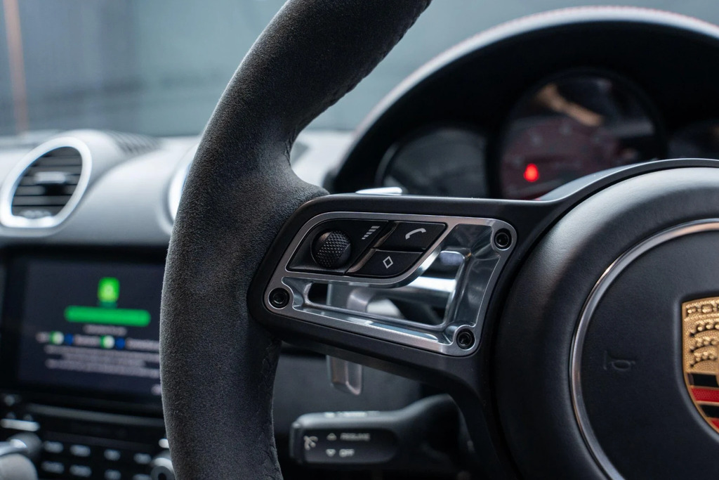 Porsche 718 Cayman Cayman S-a Green #17