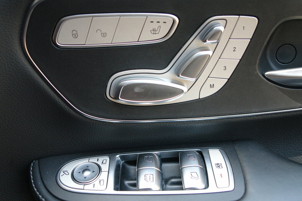 Mercedes-Benz V Class Mpv Silver #10