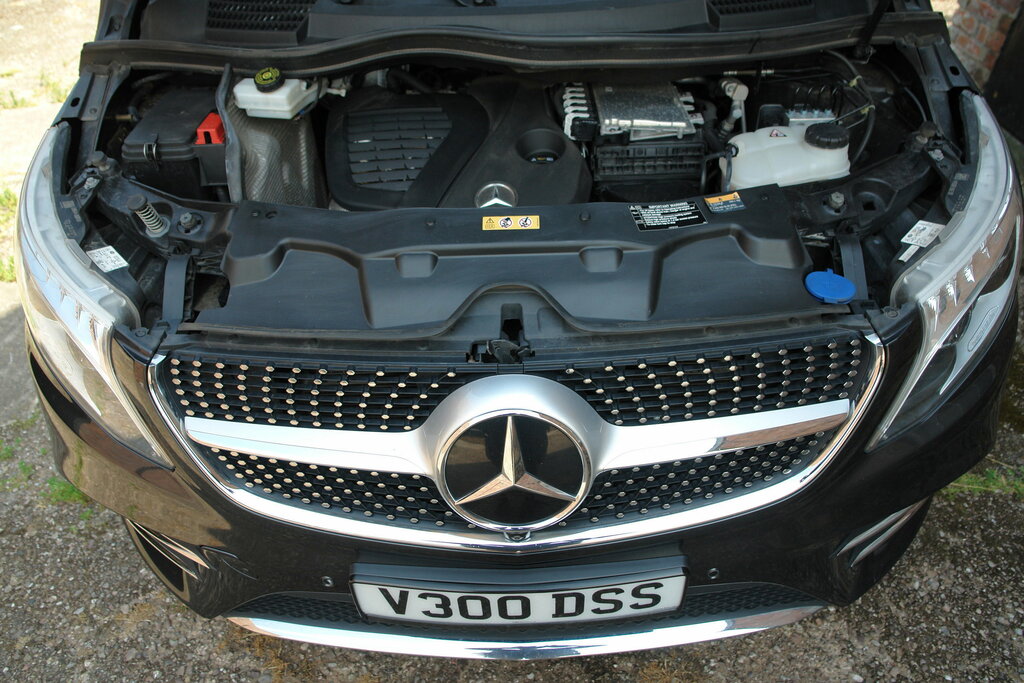 Mercedes-Benz V Class Mpv Silver #32
