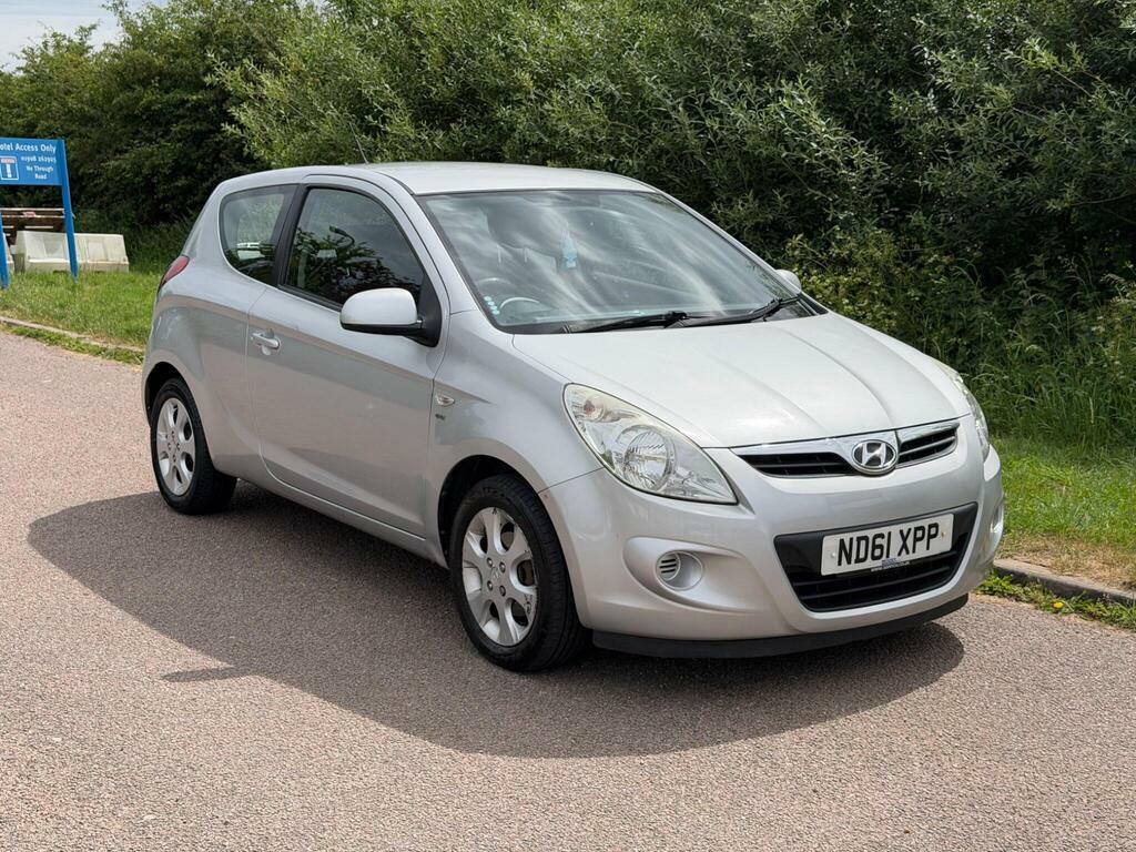 Hyundai I20 1.4 Crdi Comfort Euro 5 Silver