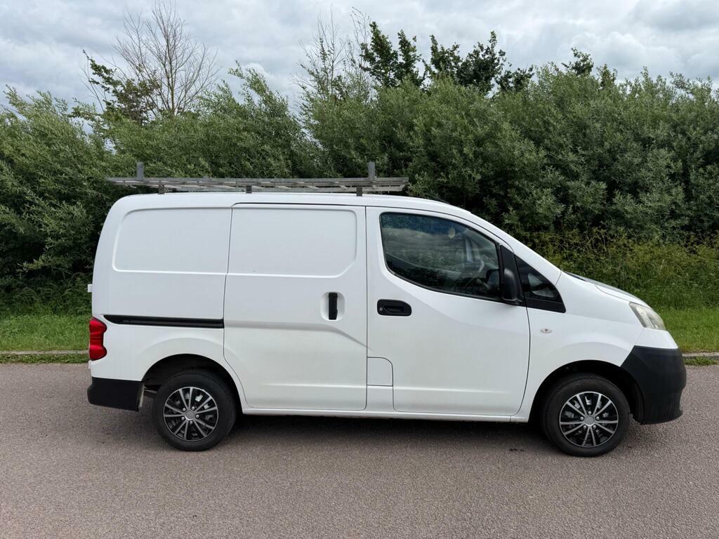 Nissan NV200 Panel Van White #7