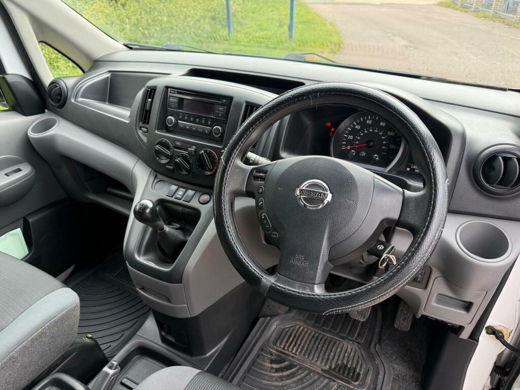 Nissan NV200 Panel Van White #9