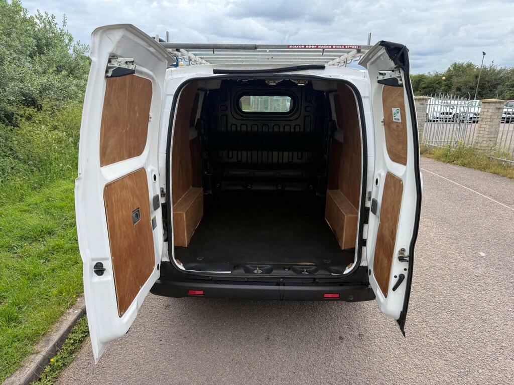 Nissan NV200 Panel Van White #13