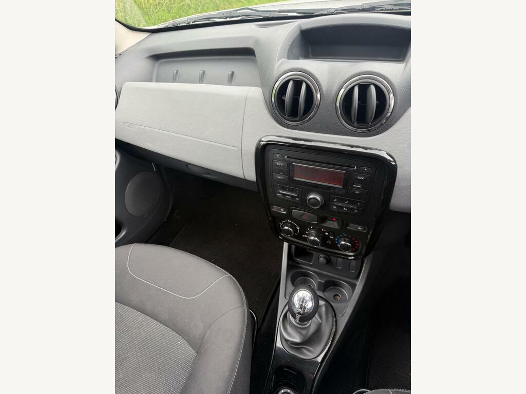 Dacia Duster Laureate Silver #12