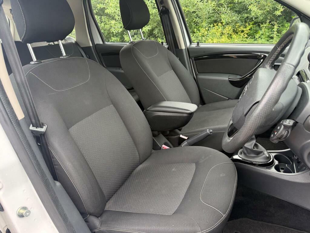 Dacia Duster Laureate Silver #13