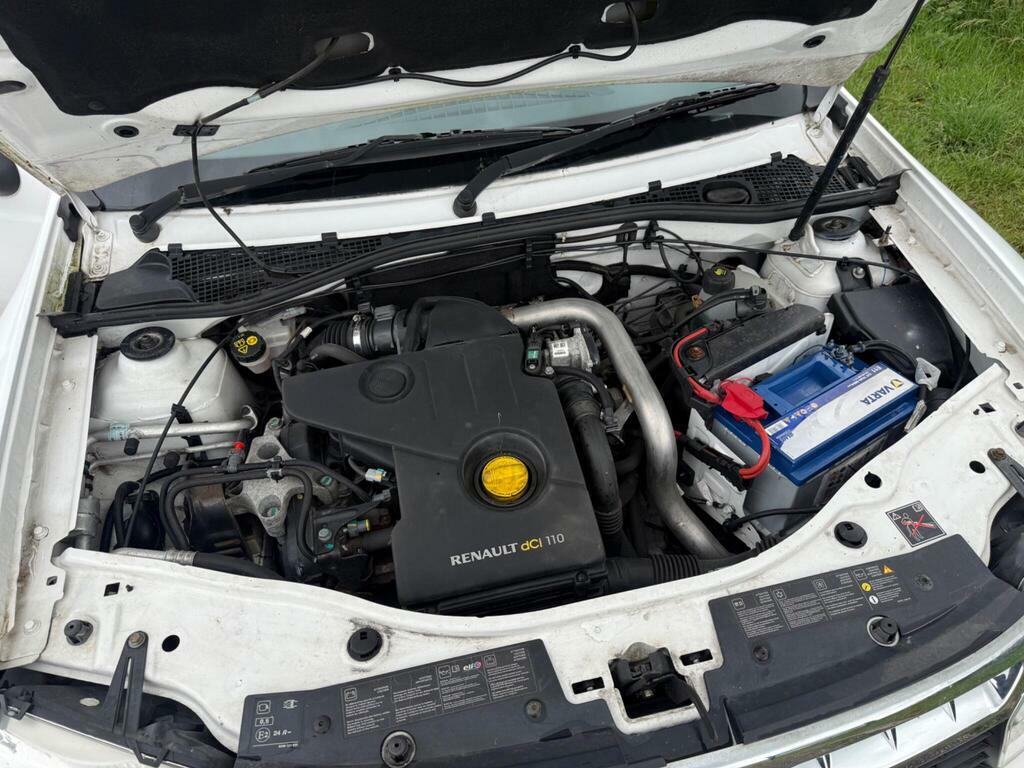 Dacia Duster Laureate Silver #17