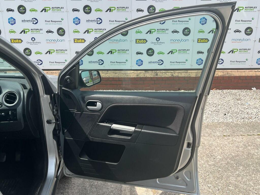 Ford Fusion 1.4 Zetec Black #22