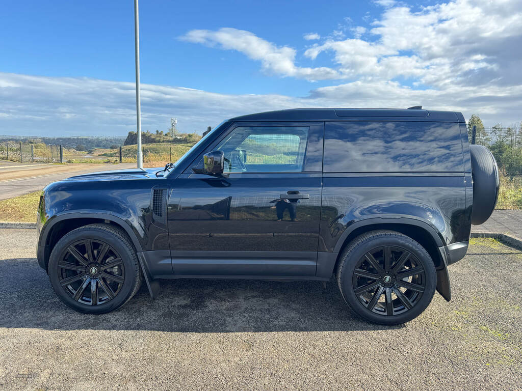 Land Rover Defender 3.0 D200 Hard Top Black #6
