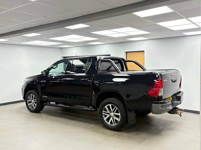Toyota HILUX 2.4 D-4d Invincible X Pickup Double Cab Black #6