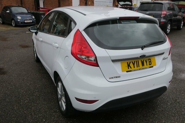 Ford Fiesta 2011 1.25 Zetec Hatchback 129 G White #3