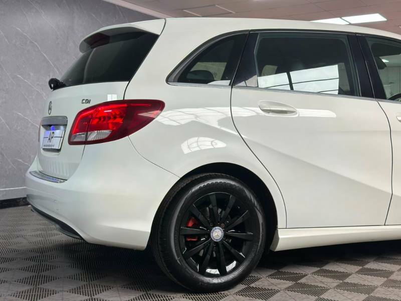 Mercedes-Benz B Class Mpv B220 Black #32