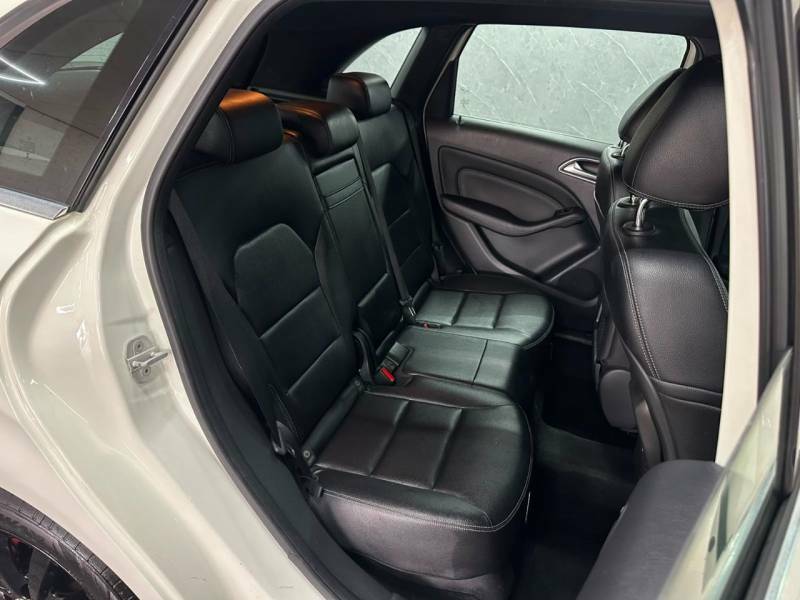 Mercedes-Benz B Class Mpv B220 Black #36