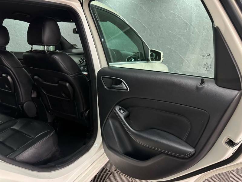Mercedes-Benz B Class Mpv B220 Black #31