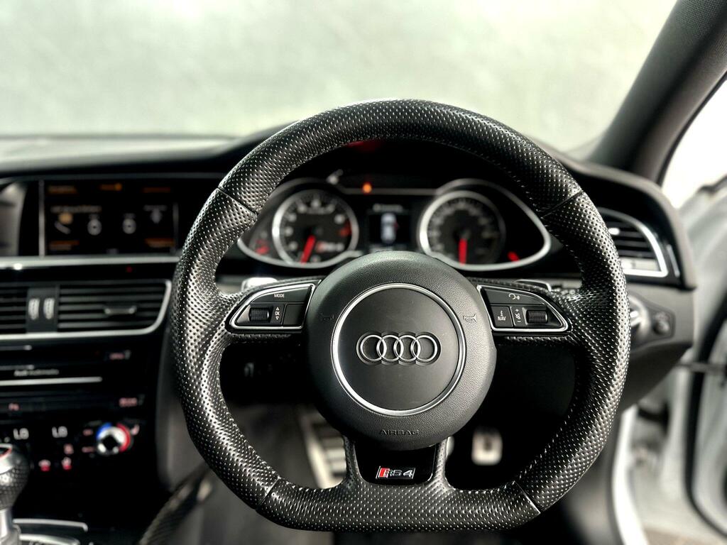 Audi RS4 Avant Rs4 Avant 4.2 Fsi V8 Quattro 5-Door White #49