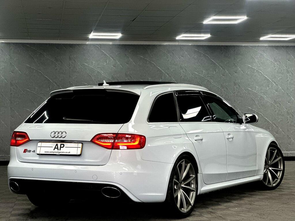 Audi RS4 Avant Rs4 Avant 4.2 Fsi V8 Quattro 5-Door White #30