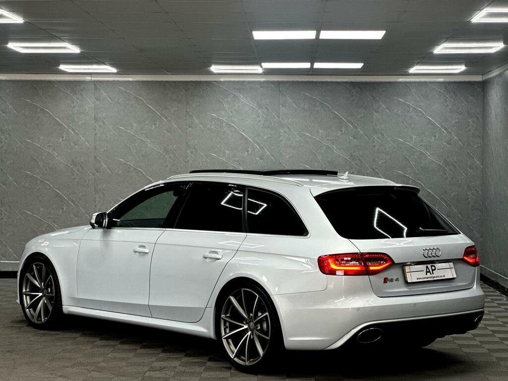 Audi RS4 Avant Rs4 Avant 4.2 Fsi V8 Quattro 5-Door White #27