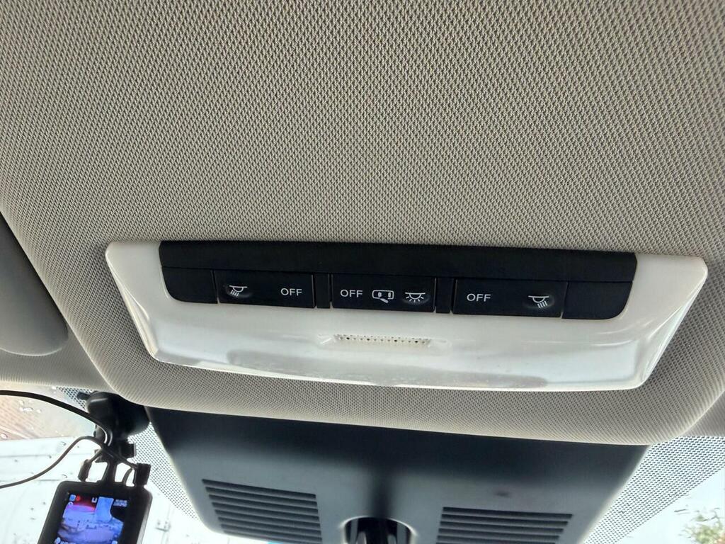 Nissan Leaf Leaf Acenta White #49