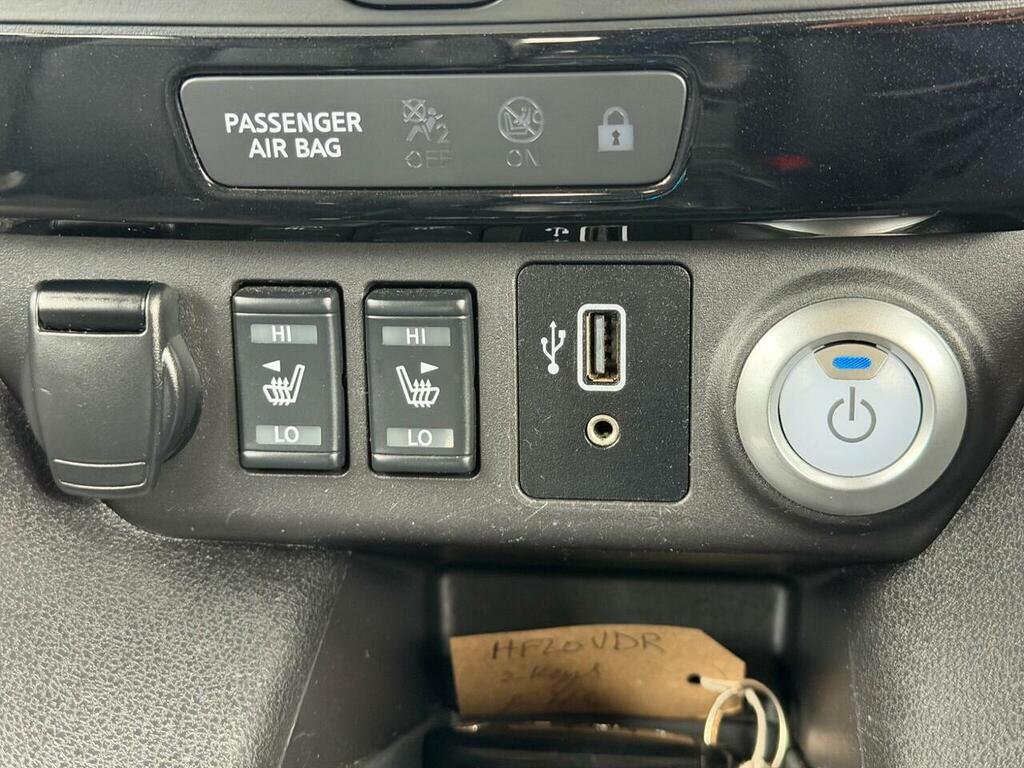Nissan Leaf Leaf Acenta White #48