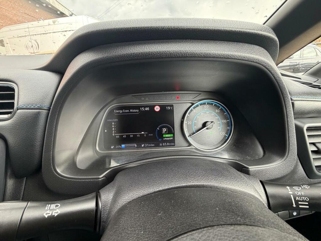 Nissan Leaf Leaf Acenta White #40