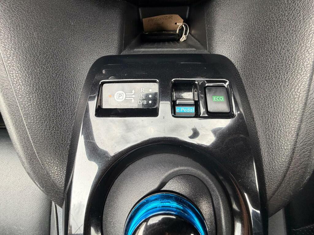 Nissan Leaf Leaf Acenta White #42
