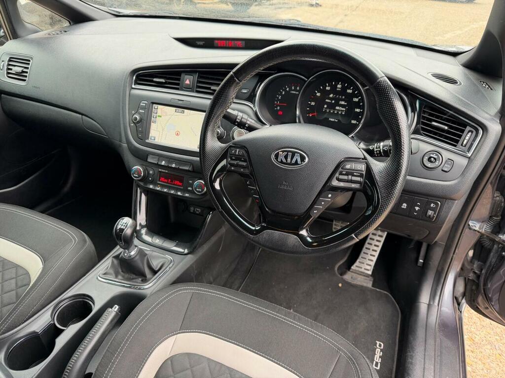 Kia Ceed White #24