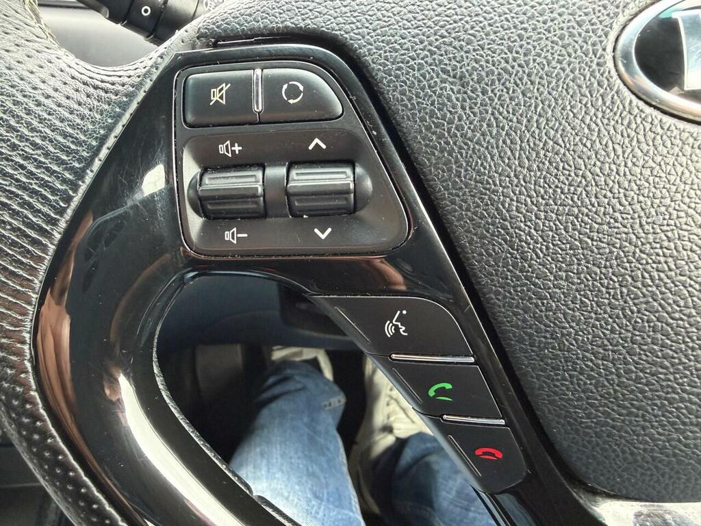 Kia Ceed White #37