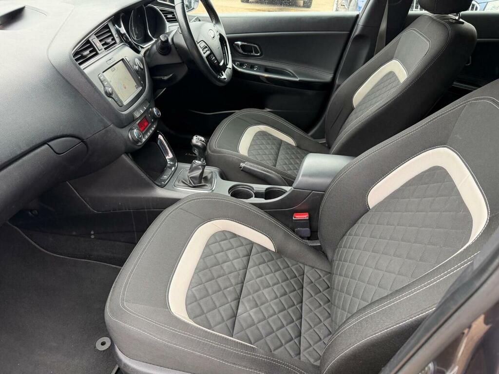 Kia Ceed White #23