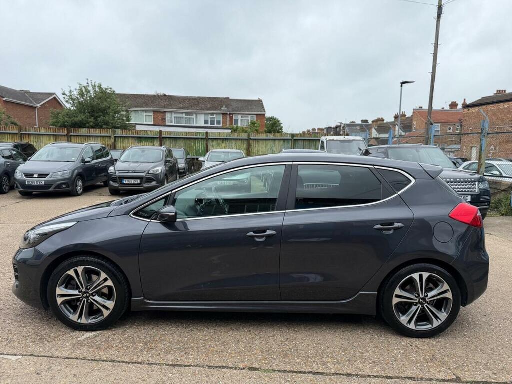 Kia Ceed White #8