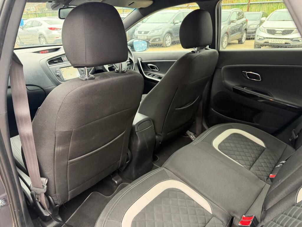 Kia Ceed White #22