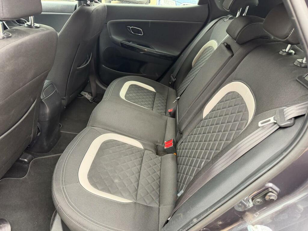 Kia Ceed White #20