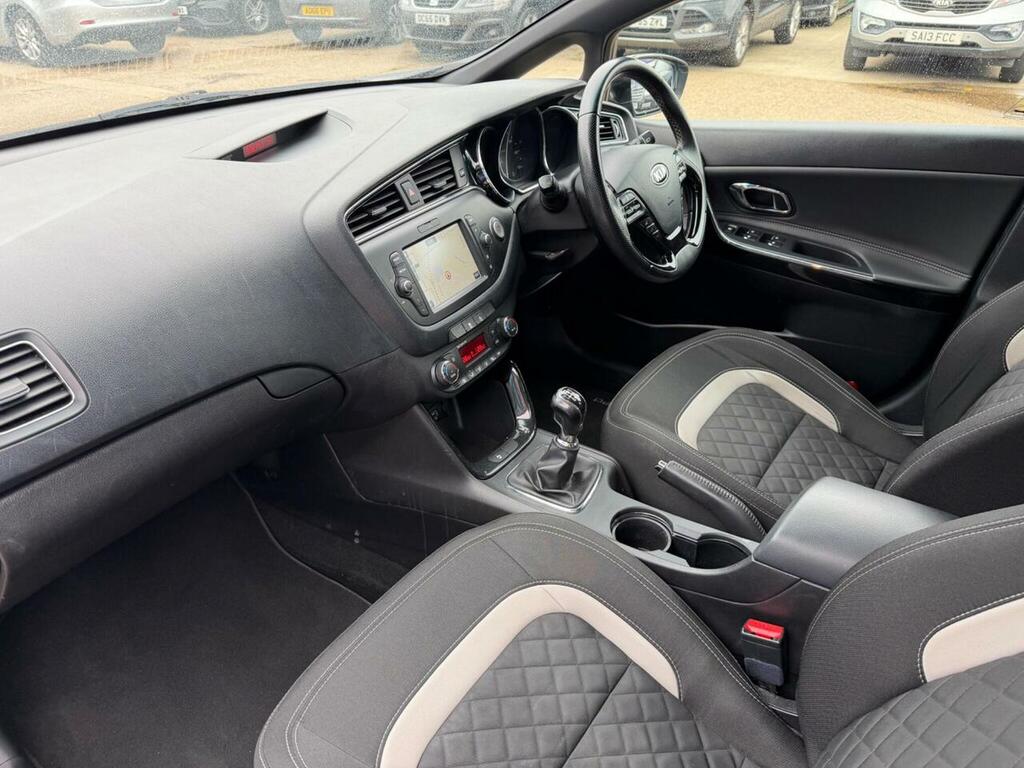 Kia Ceed White #28