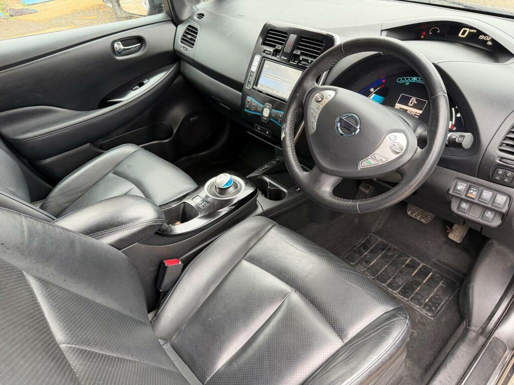 Nissan Leaf Acenta Red #16