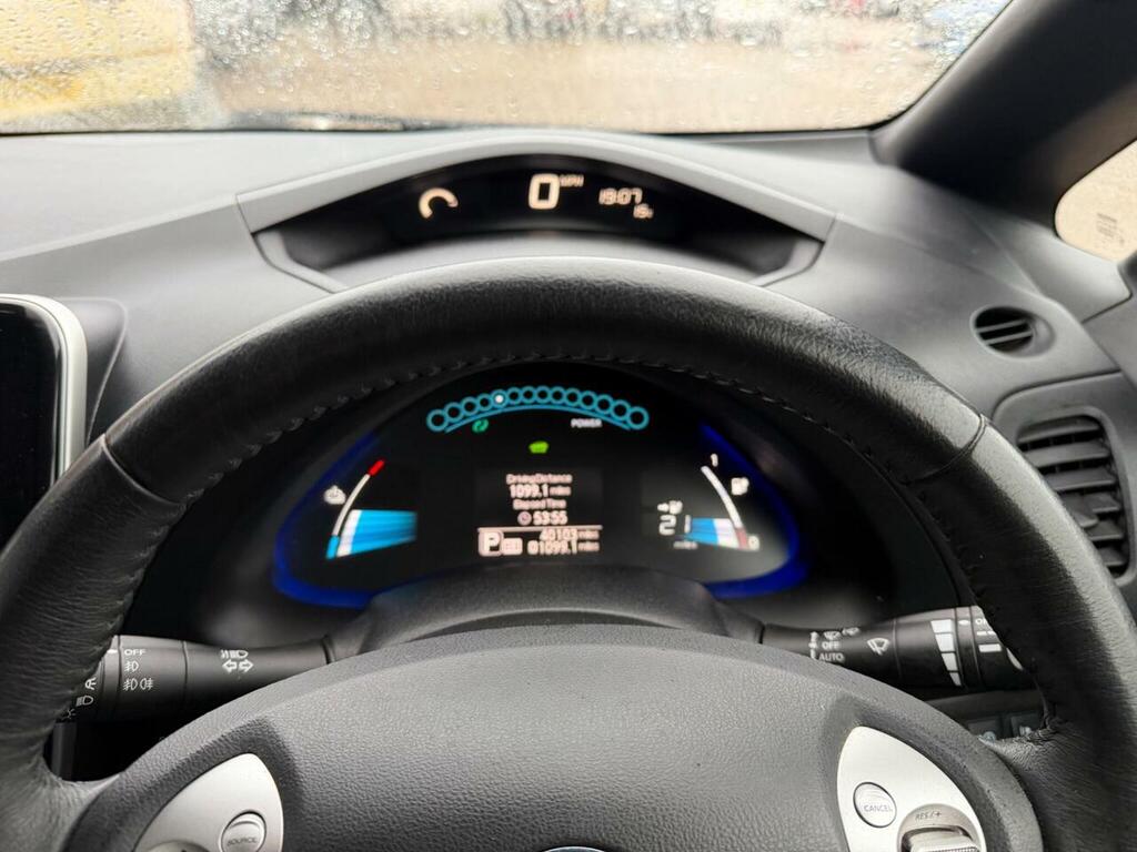 Nissan Leaf Acenta Red #44