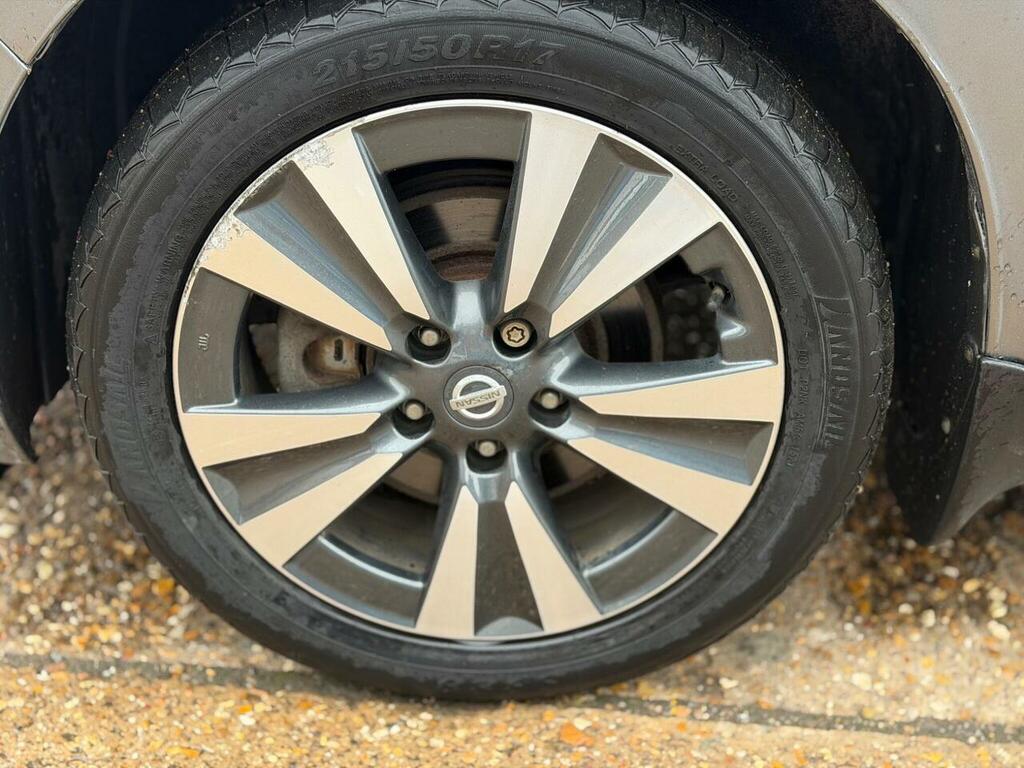 Nissan Leaf Acenta Red #54