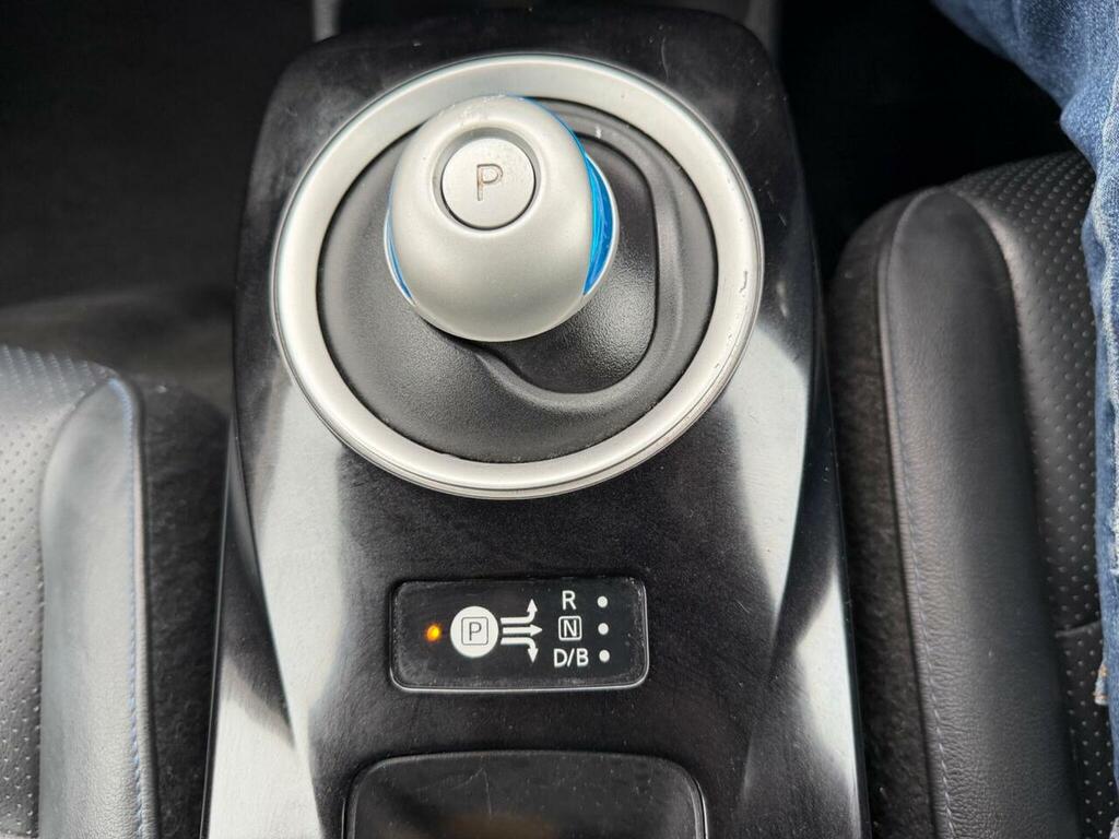 Nissan Leaf Acenta Red #51