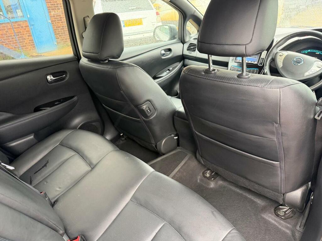 Nissan Leaf Acenta Red #24