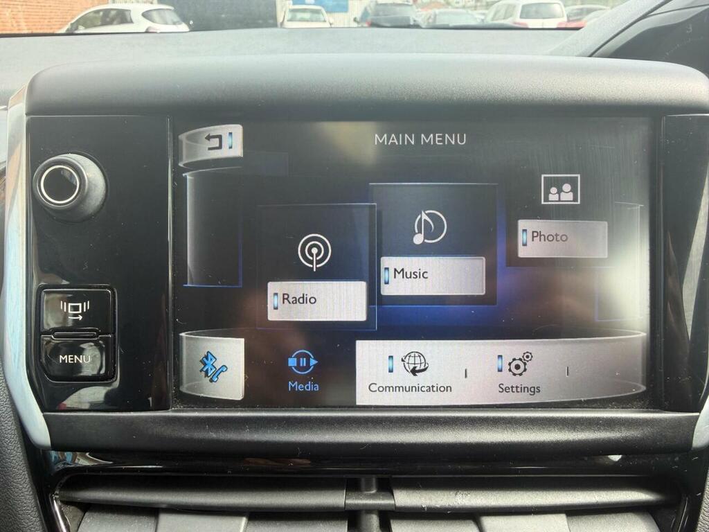 Peugeot 208 Intuitive Silver #26
