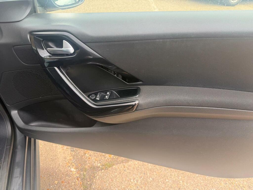 Peugeot 208 Intuitive Silver #15