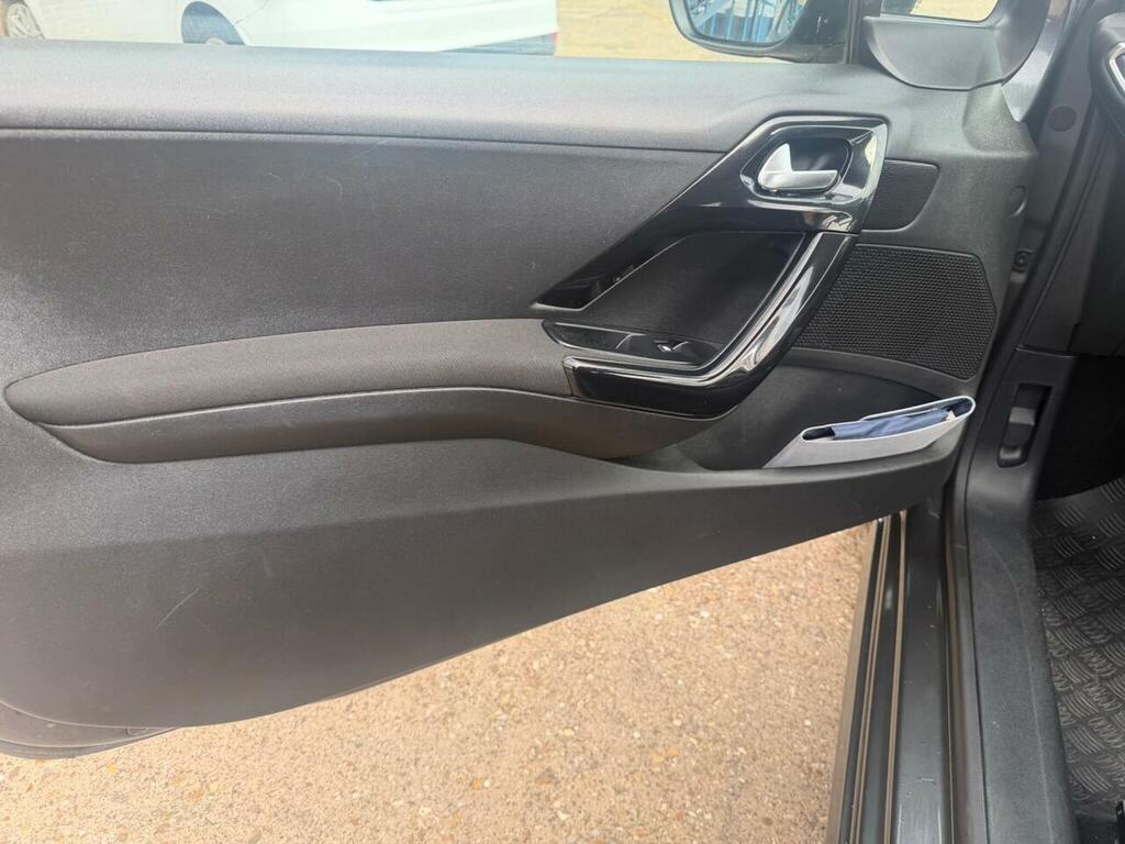 Peugeot 208 Intuitive Silver #18