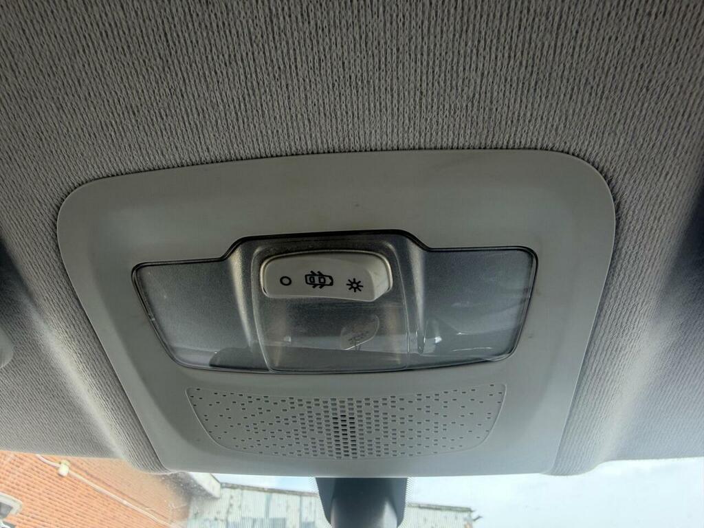 Peugeot 208 Intuitive Silver #27